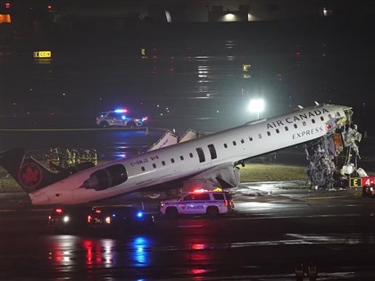 紐約拉瓜迪亞機場飛機撞消防車　傳正副機師死亡數十人傷