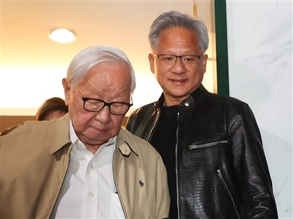 張淑芬：張忠謀腳好多了　黃仁勳曾一天來回台美探視