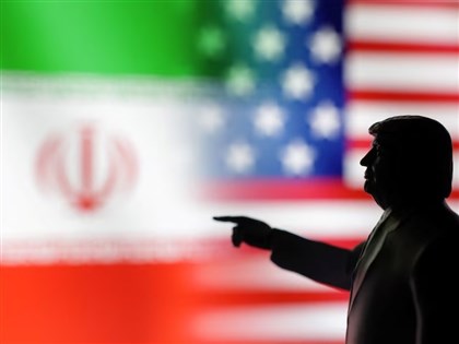 川普稱若達協議將接收伊朗濃縮鈾　共管荷莫茲海峽