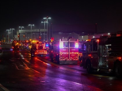 加航快捷客機撞消防車　空服員「連人帶椅」遭拋飛奇蹟生還