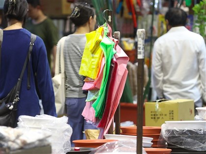 政院強化塑膠袋價量監控　民生天然氣桶裝瓦斯4月凍漲