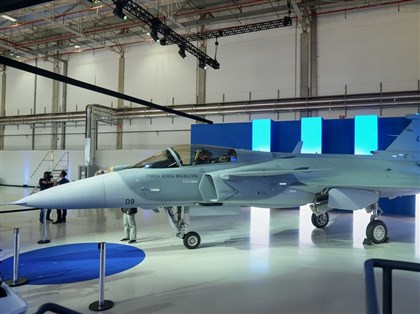 巴西首架國產組裝戰機Gripen亮相　防務自主邁向新階段