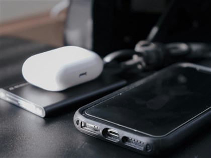 國際民航組織新規上路　搭機禁用行動電源、每人限帶2個