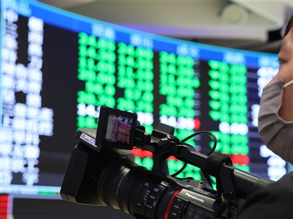 台股早盤下跌逾600點　台積電失守1800元