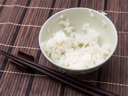 塑膠包材缺貨影響米價? 農業部:米商吸收成本不漲價