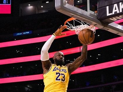 詹姆斯NBA生涯第125次大三元再創紀錄　率湖人輕取巫師