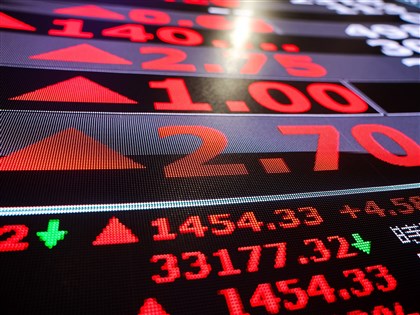 台股終場飆漲1451點創史上第2大　站上33100點之上