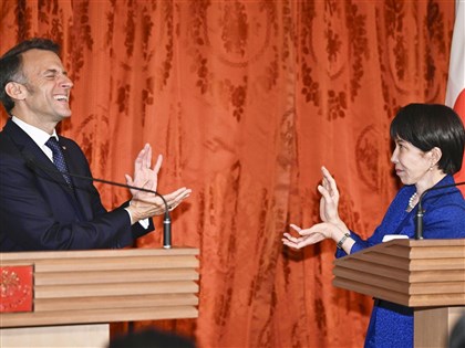 馬克宏會見高市早苗　互擺「龜派氣功」姿勢網路瘋傳[影]