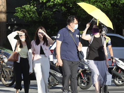 吳德榮：白天熱如夏高溫逾30度　4日鋒面移入局部陣雨雷雨
