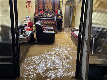 大雨襲竹苗釀市區淹水災情  航空鐵路同受影響