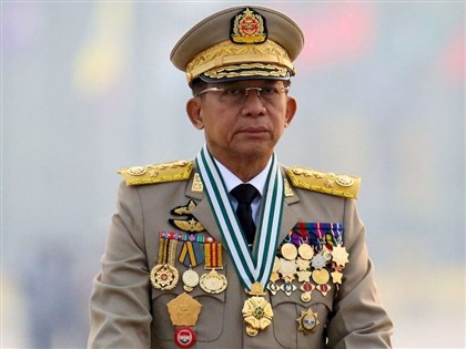 從緬甸軍政府領袖到總統　敏昂萊奪權5年後登上大位