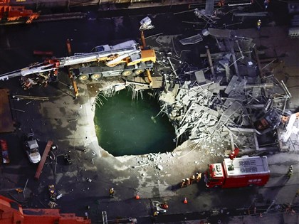 東京近郊川崎市港區12層高鷹架倒塌　3工人重傷1失蹤