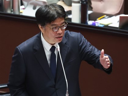 鄭麗文訪中　邱垂正籲當面要求中共停止軍機艦繞台