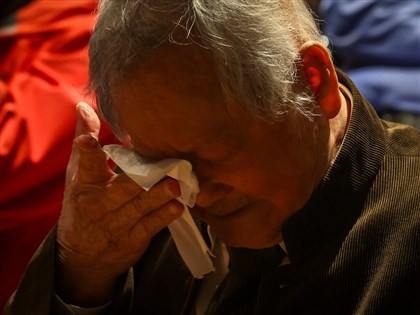 作家黃春明獲中央大學命名小行星 告慰阿公「我沒變壞」