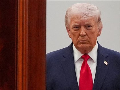 川普同意暫停轟炸攻擊伊朗兩週