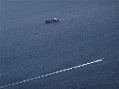 伊朗允開放荷莫茲海峽2週　外長貼文藏通行條件