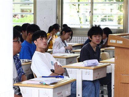 國中教育會考18.2萬人報名　4/10寄發准考證