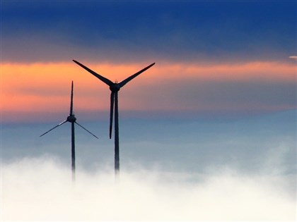 英國2025年碳排降2%　再生能源發電佔比過半