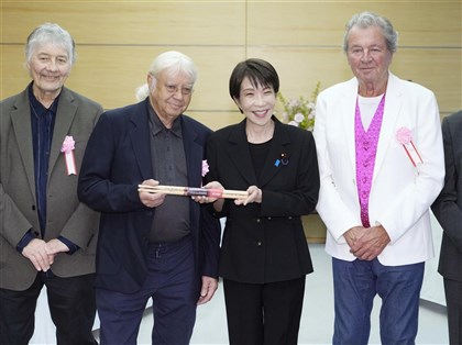 高市早苗追星英國搖滾樂團「深紫」　喊「你是我的神」