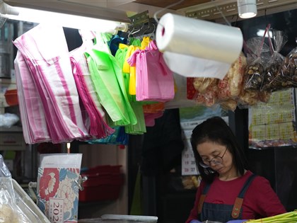 早安世界》塑膠袋沒缺貨但漲價　經濟部推平價方案1週內供貨