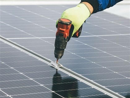 捷克「電力共享」興起　太陽能餘電媒合需求不浪費