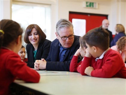 英相施凱爾：英國不支持美國封鎖荷莫茲海峽