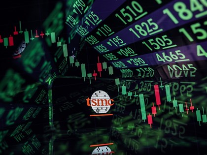 台股開低跌逾百點　台積電早盤跌15元