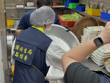 桃園便當店疑食品中毒38人嘔吐腹瀉就醫　衛生局勒令停業