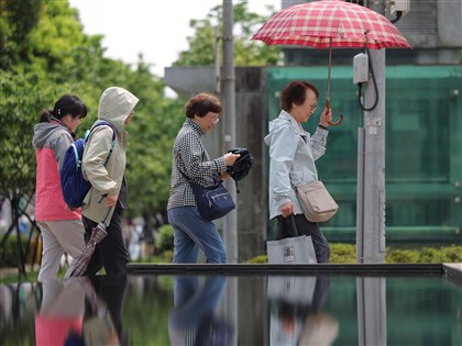 鋒面15日起接力 18日雨區最廣中部以北防陣雨