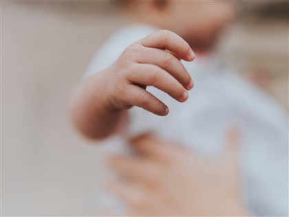 早安世界》防剴剴案重演兒童托育服務法三讀　虐兒最高罰60萬