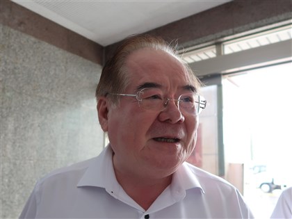 藍指李乾龍座車遭裝追蹤器　府：請立即報案提告