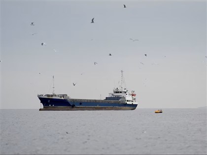 荷莫茲海峽開而不通　約20艘船嘗試通行多數折返