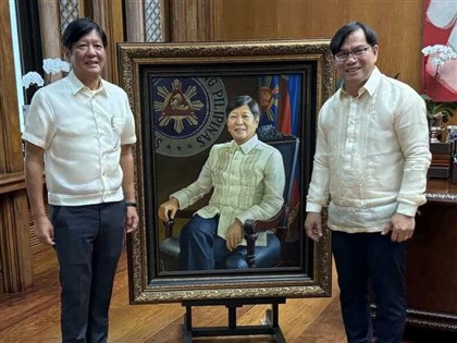 畫圖換點心到進總統府　菲律賓看板畫匠逆襲成人像藝術家【專訪】