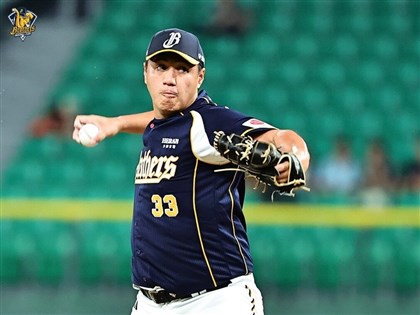 中職史上第2次接力無安打　兄弟鄭浩均等3投壓制獅隊[影]