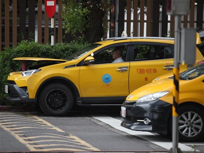 行政院：9萬輛合法計程車5月最高補貼油價6000元
