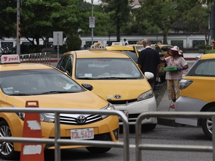 行政院：9萬輛合法計程車5月最高補貼油價6000元