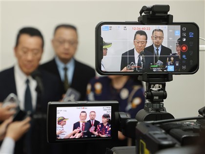 高德地圖疑有資安風險　顧立雄：通令全體國軍禁止下載使用