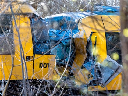 丹麥2列車相撞　至少17傷