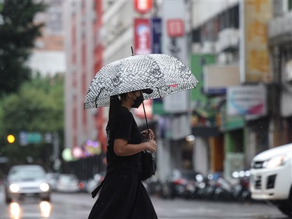 吳德榮：鋒面挾雷雨　各地氣溫降北台偏涼