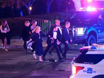 白宮記者協會晚宴疑傳槍響　川普緊急撤離現場