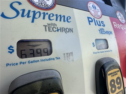 戰爭推升油價川普民調低迷　共和黨期中選舉挑戰大