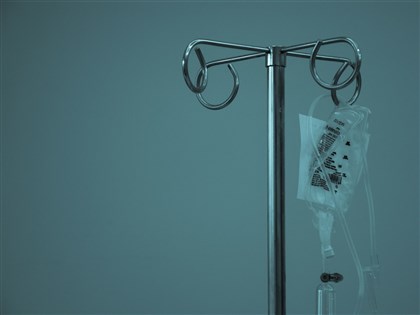 台灣旅行團甘肅翻車2人留院觀察　鍾東錦：縣府提供即時支援