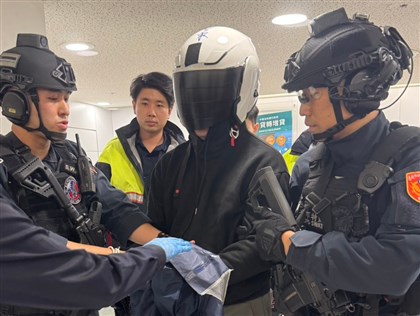 男子持BB槍假手榴彈搶銀行　北院裁定羈押禁見