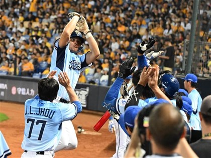 王勝偉最年長單局雙安　悍將單局7分逆轉兄弟