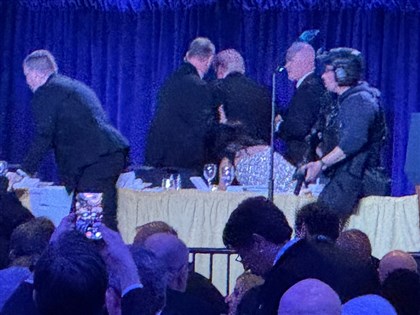 白宮記協晚宴槍響　當局證實槍手衝川普與官員而來