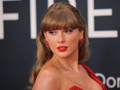 防堵AI深偽威脅　泰勒絲申請聲音肖像註冊商標