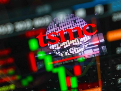 台股收跌376點台積電挫45元　4月寫最強月線漲7203點