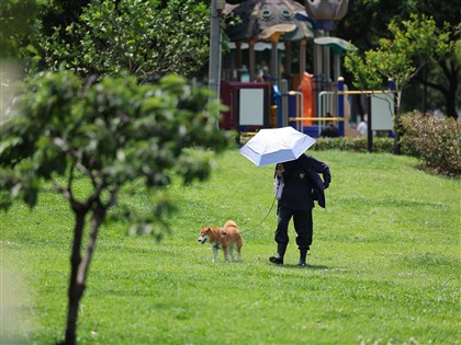 勞動節連假第2天多雲到晴西半部飆33度　3日晚間鋒面報到