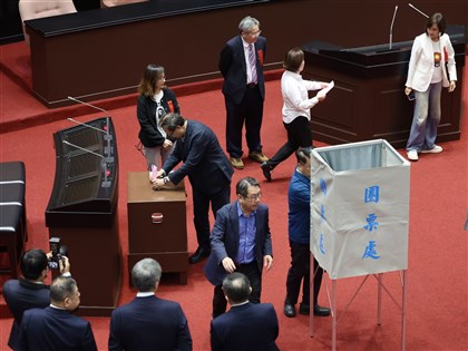 檢察總長人事同意權案　藍白立委人數優勢封殺徐錫祥