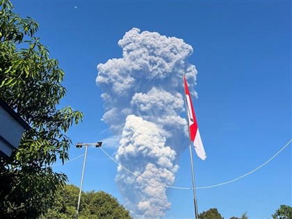 印尼杜科諾火山噴發釀3死　當局證實所有登山客撤離